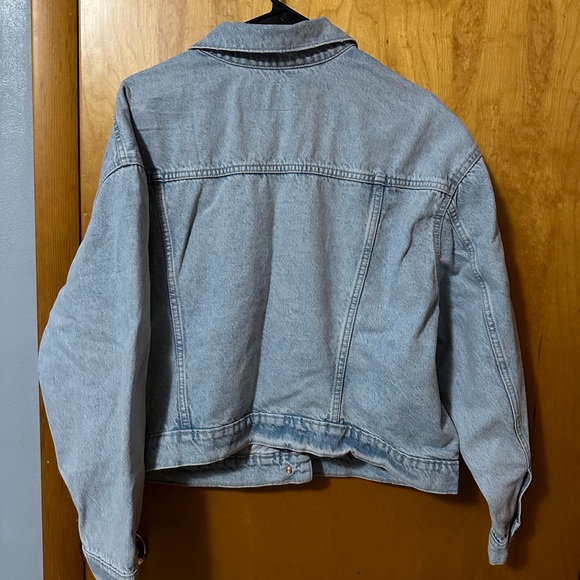Old Navy women’s denim jacket - Picture 2 of 3